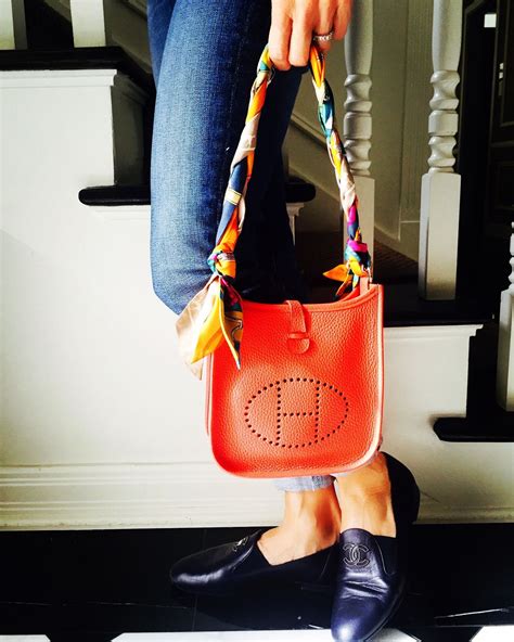 how to wear an hermes twilly|hermes twilly scarf on bag.